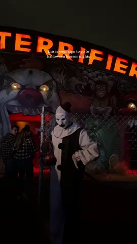 literally best thing about spooky season 🤩 #halloween #halloweenhorrornights #hhn2025 #hauntedhouse #universal 