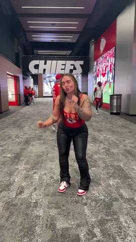 HAD TO HIT THE FORTNITE MOVES❤️🏈 dub #fyp 