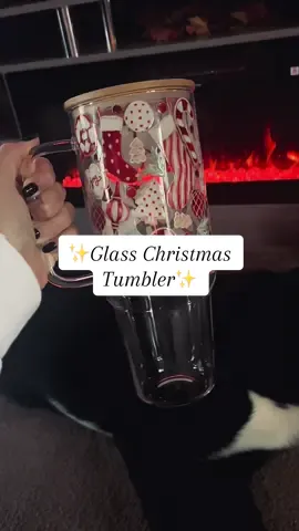 Running to grab one for every bestie in my life 🎁🎅 #tiktokshopchristmas #sipsiphooraytumbler #christmastumbler #tiktokshopblackfriday #tiktokshopcybermonday 