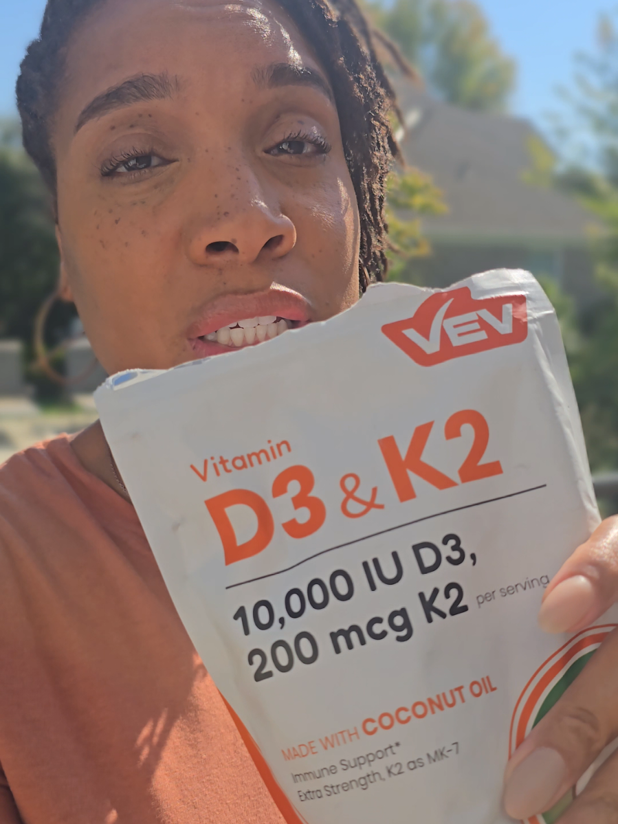 Sunlight isn’t always guaranteed ☀️ That’s why I like D3 with K2 plus coconut oil. A convenient way to support your everyday routine—rain or shine. @VEV Direct  #VitaminD3K2 #WellnessSupport #vevnutra #corefeel #corefeelvitamin 