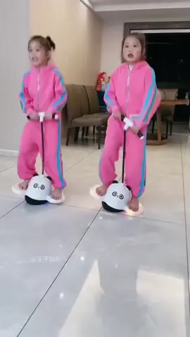 🎁🐼El detalle pequeño que se convierte en un recuerdo gigante del 2025.🙌 📲¡Haz tu pedido Ahora al 961 497 387 antes que se agote⏳ #juguetes #pelotasaltarina #Regalos #tendencia #limaperu 