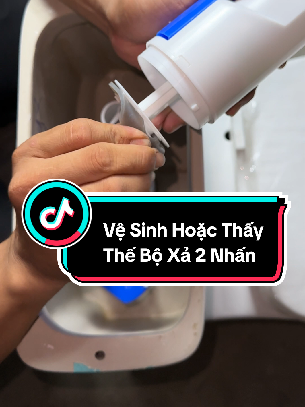 Trả lời @huuxuan58 Cách tháo lắp bộ xả vệ sinh hoặc thay thế #ongchuphukiennhatam #tiktok #xuhuong #tienich 