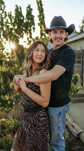 will never get over this western style couples shoot! 🥹 shot by the talented @Northern CA Photographer 📸 #westernstyle #westernphotography #countrycouple #westernshoot 