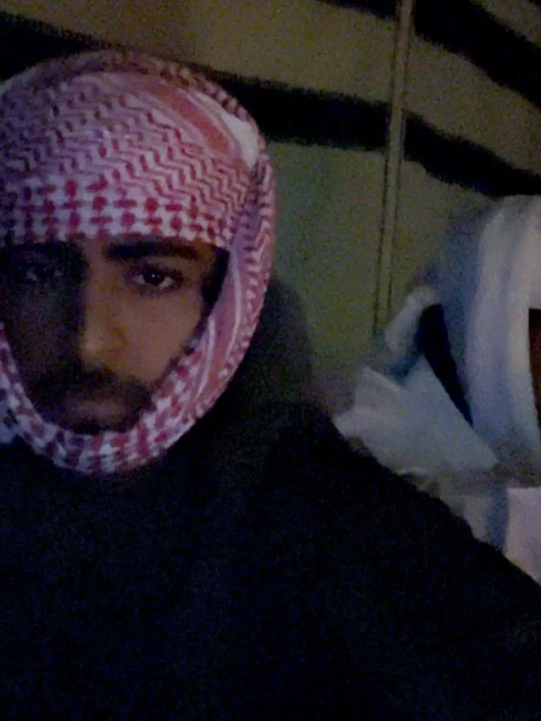 غاب عني وانا ماني بداري فاقد (ن)حس صوته  جعل ما اذوق هم وحزن موته  حتى من هبة النسناس احنه  والله ان الهوى غبن وعزاري  ليت ما فيه فرقا #yasi #abudhabi 