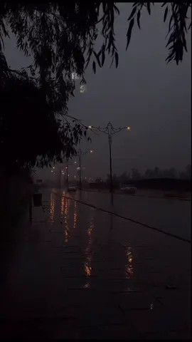 Kyun hai mujhe tujhse itni wafa? 🖤🌧️🎧#bollywoodsongs #fypシ゚ #viraltiktok #lyricsvideo #haidilyemera 
