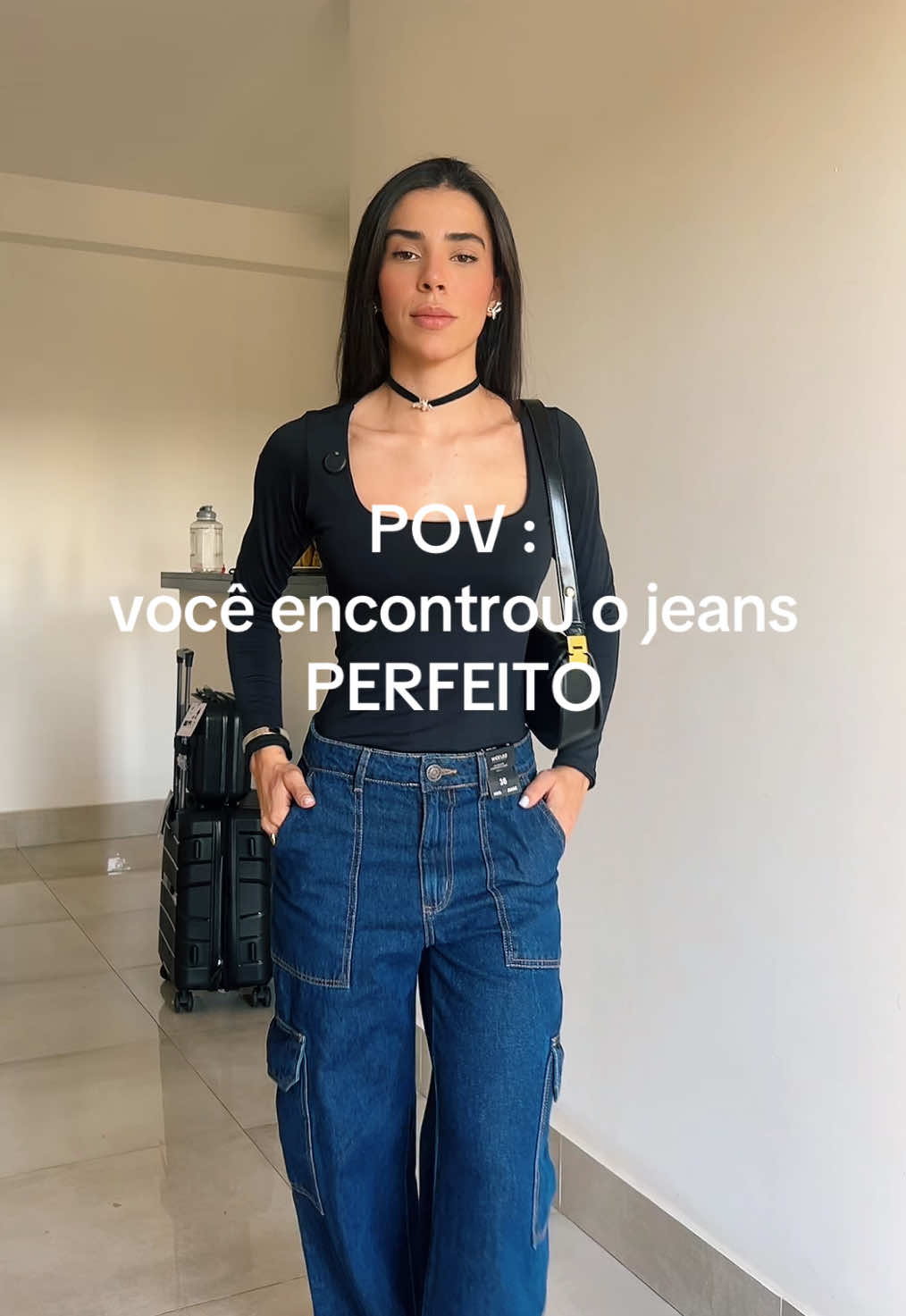 Essa é a calça  jeans  que não pode faltar no seu guarda-roupa , link na tela do TikTok shop e da #riachuelo #calcajeans #wideleg #jeanscargo #jeansfeminino 