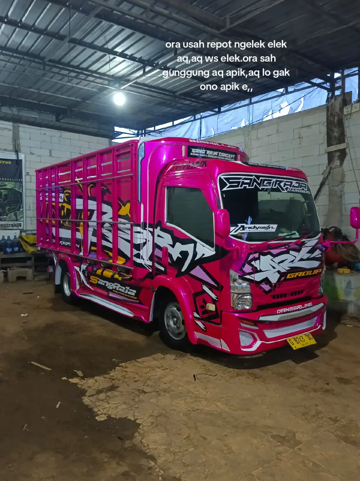 2019akhirHD5,8 Bak kanal press,mesin segel,porsneleng segel,gardan segel,ban baru semua, lokasi pati wa085210629938#trukmodifikasi #gigambois #trukmaniaindonesia #trukmbois #giga 