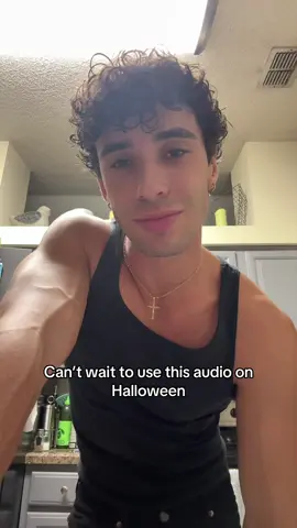 Guess the costume 