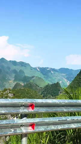Trời lạnh lạnh mà cùng với ny hoặc con bạn thân đèo nhau phượt HG thì phải gọi là nhức nách.Lịch tour ghép tháng 10 sắp full rồi mn ơi 🥰 