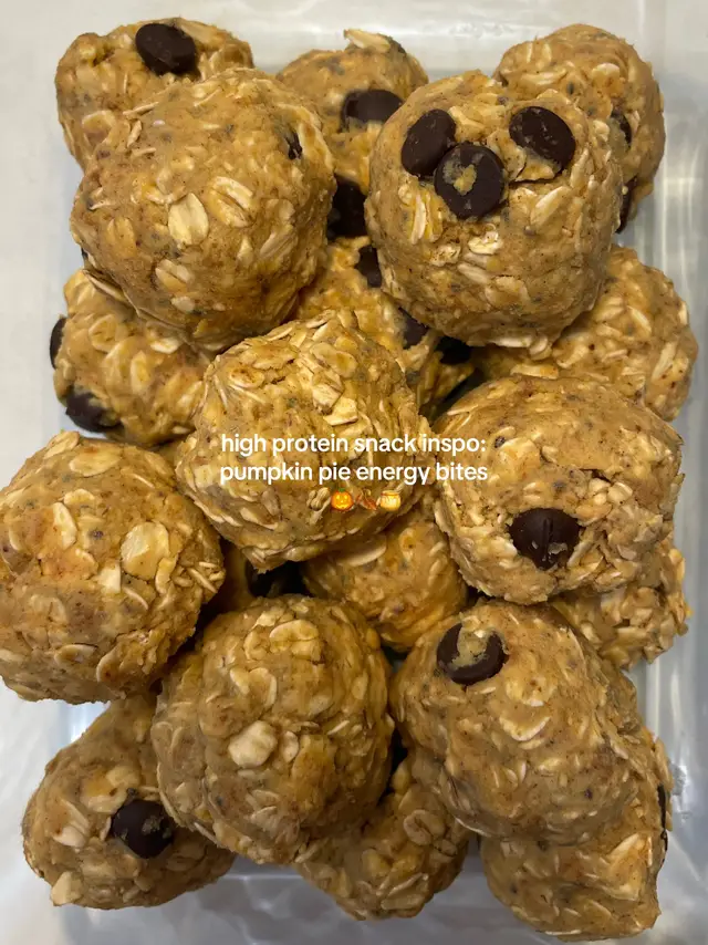 I store these in the fridge & they last all week! #snackideas #highprotein #fallrecipes #Recipe #snack 