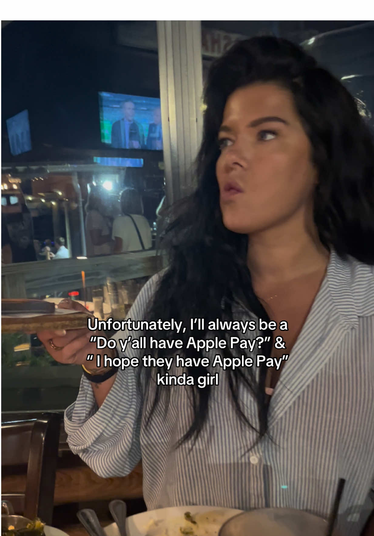 Also, LA WALLET? 💳 iconic #fyp #applepay 