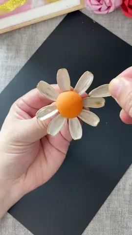 We are not selling products to you, but take natural beautiful things and happy life to you! Enjoy the nature together! #3hlink #Lavender #palmleaves #driedflowers #3hlinkflower #preservedflower #bohodecor #pampasgrass #hydrangea #homedecor #weddingdecoration #babybreath #handmadecrafts #hoteldecor #luxurydecor #flowerbouquet #flowerboxes #flowerbouquets #hydrangeas #christmasdecor #christmasflowers #preservedtree #witchbroom #christmas #driedflowerwholesale #cassiacinnamon #amarantus #willowbranch #minihaybales #decorhaybales 