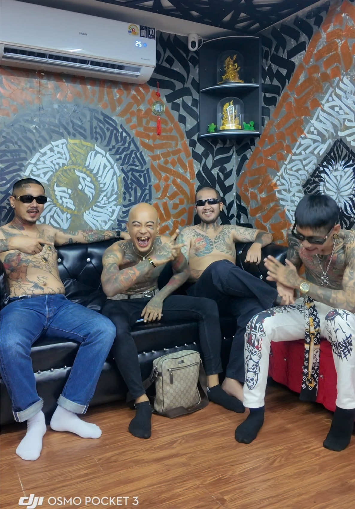 สนใจสักติดต่อ @Karn _ glory tattoo pattay ‼️