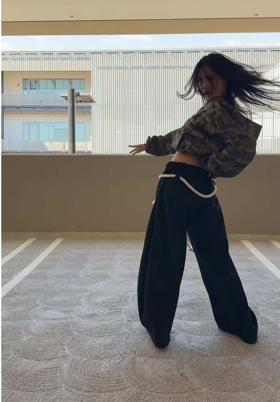 pov: waiting for my car to charge 💃🏻 outfit by @aelfriceden_official use code: NOTEM25 for 25% off 🤩 #aelfriceden #dancechallenge #trending #dancer #danceoutfit 