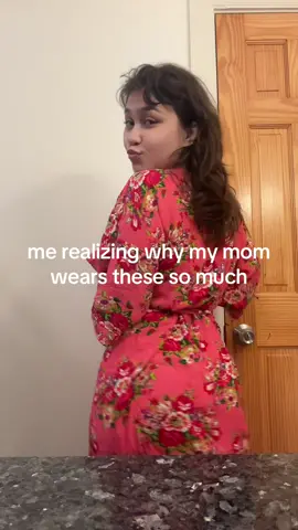 they’re so comfortable 😌 #mexicanmom #bata #robe 