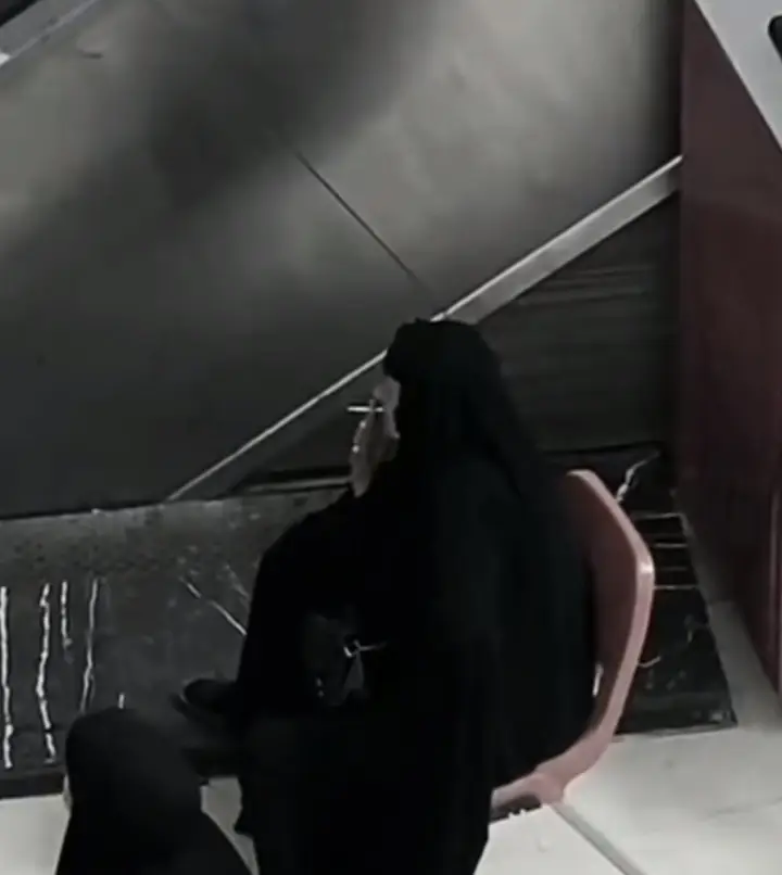 5:00  انتهى اليوم ..  وانتهى معه ثباتي الزائف ، طاقتي الهشة ، ابتسامتي الباردة ومحاولاتي ..  وأنا ... #مشاهدات #fyp #foryoupage #مشاهدات_تيك_توك   