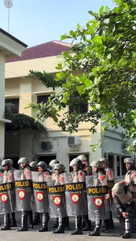 Menjadi luar biasa itu perlu waktu,perlu di hina,perlu air mata,perlu di sakiti dan perlu jam terbang yang teruji#ditsamaptapoldajateng #polreskaranganyar #fyp #perintispresisi #polriuntukmasyarakat #dalmaslawu #rastrasewakottama #poldajateng #polisiindonesia #lagutimur 