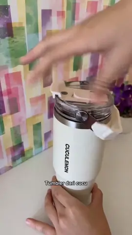 Tumbler yang bisa kamu bawa kemanapun untuk memenuhi kebutuhan air harianmu. #tumbler #cuculemontumbler #tumblertrendy #rekomendasi #tumblercantik 