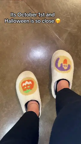 It’s almost Halloween 🤭 #halloween #halloweenslippers #halloweenishere #slippers #houseslippers 