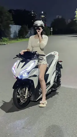 Làm cái gì vậy 🤣#click125i #vario125 #varionistyindonesia #xuhuong #fyp 
