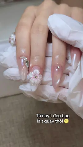 Nhìn cưng hennnn 😝 #nailgiare #nailbinhthanh #trangguongngoctrai #goidauduongsinh #xuhuong 