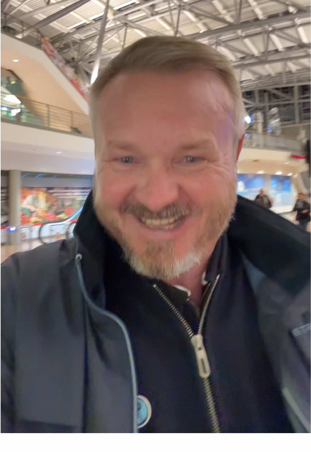 © fbdza.eu – Все права защищены (в соответствии с §§ 1–53 UrhG, Бернской конвенцией и TRIPS). 🚫 Копирование и повторная загрузка видеоматериалов строго запрещены. Нарушение авторских прав влечёт юридическую ответственность. 📰 О канале Я — Johannes Hammerschmidt, журналист, аккредитованный в 48 странах мира. 🎙 Специализация: права человека, свобода слова.Рассказываю честно о жизни в Германии и за её пределами. Показываю правду, которую не покажут в новостях, и поддерживаю тех, кто не боится думать самостоятельно. 🤝 Поддержать проект:  💸 PayPal (акция поддержки канала): https://www.paypal.com/paypalme/Absoljutniy 📩 Пиши прямо сейчас:  t.me/JohannesSupport2025_bot 🌐 Наши площадки • 🔗 Веб-сайт: https://fbdza.eu • 📢 Telegram: https://t.me/fbdzaeu • 🎬 TikTok:   — https://www.tiktok.com/@fbdzaeu — https://www.tiktok.com/@fbdzaeu12   — https://www.tiktok.com/@fbdzaeu13   • 📸 Instagram: — https://www.instagram.com/fbdzaeu — https://www.instagram.com/johannes.hammerschmidt •🐦 Twitter (X): https://x.com/FreundschaftsBr • ▶️ YouTube: https://www.youtube.com/@fbdzaeu • 📘 Facebook: https://www.facebook.com/profile.php?id=100094070736573  Поддержи нашу инициативу «Мост дружбы» — через осознанные пожертвования и символичный мерч 🙌  🧢 Наша фирменная кепка FBDZAEU уже в продаже! 🛒 Заказать: https://info-fbdza-eu-shop.fourthwall.com/en-eur/collections/all Спасибо, что с нами! ✊ 🌍 Каждый полученный товар — это благодарственный подарок за твоё пожертвование в поддержку межкультурного диалога, толерантности и общего будущего. Все собранные средства направляются на некоммерческую деятельность нашего объединения. Это не является коммерческой продажей. 📌 Основные темы #fbdzaeu #JohannesHammerschmidt #FürDeutschland #ПраваЧеловека #Германия Спасибо, что с нами. За свет, правду и свободу! 🌍🕊