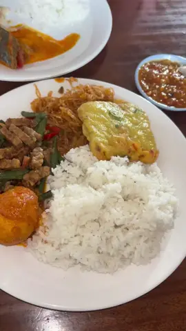 Nasi Rames Sarapan Pagi  #nasirames #makantiaphari #makan #sarapanpagi 