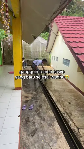 sampe gugurusukan😭🙏🏻#lucu #trending #anaksekolah #bercanda 