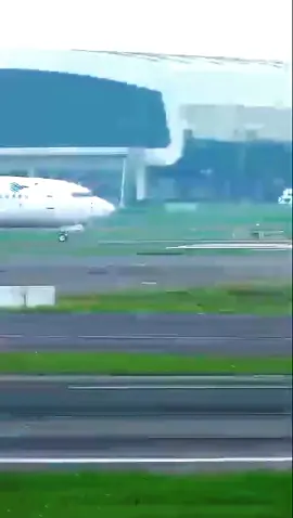 Take Off #garudaindonesia #gia #batikair #superairjet #rekamlayar 