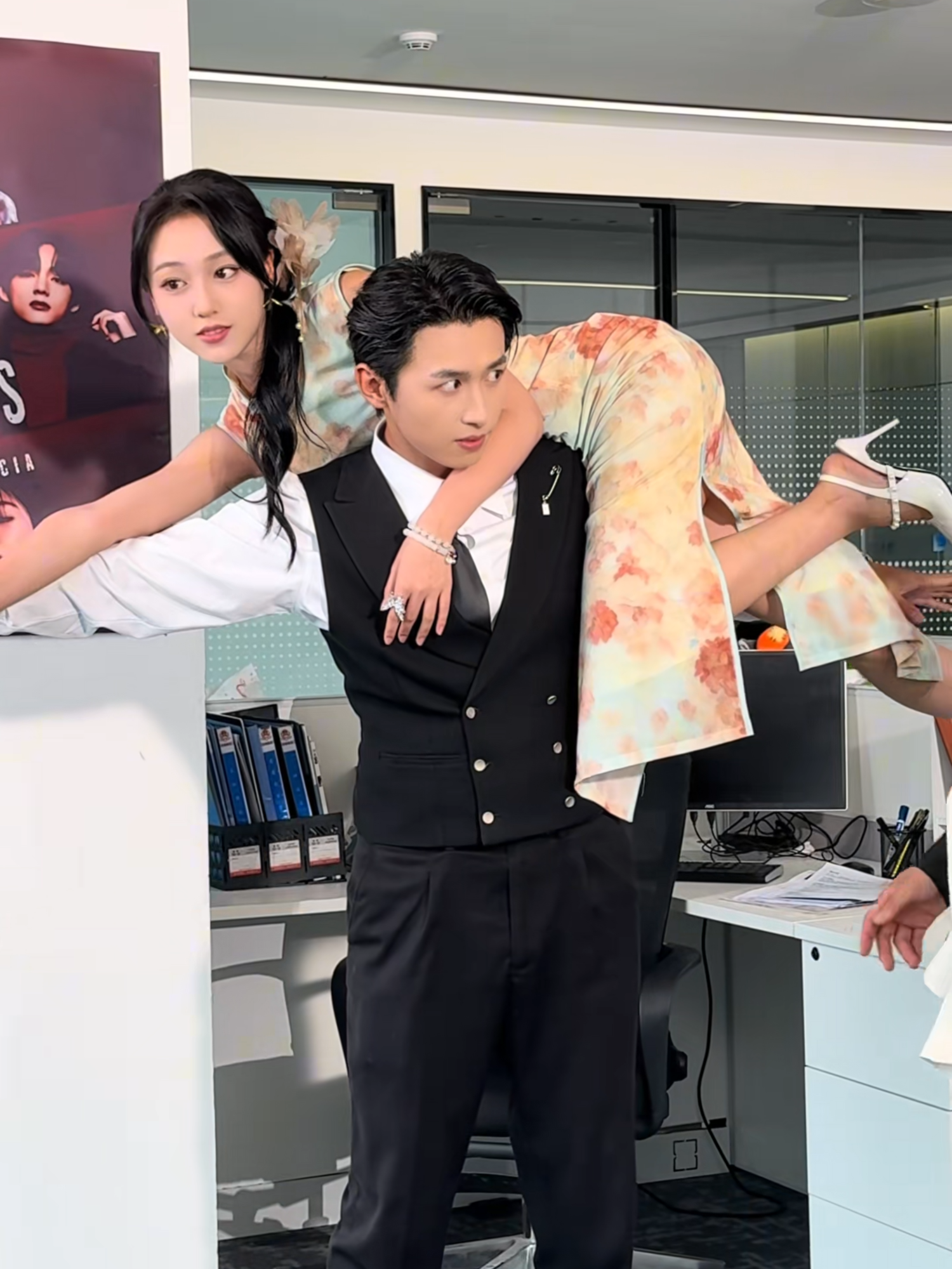 Nghiêm Hạo, Lý Trác Nghi #Diễnviên #giaitri #dienvienphimngantrungquoc #fyp