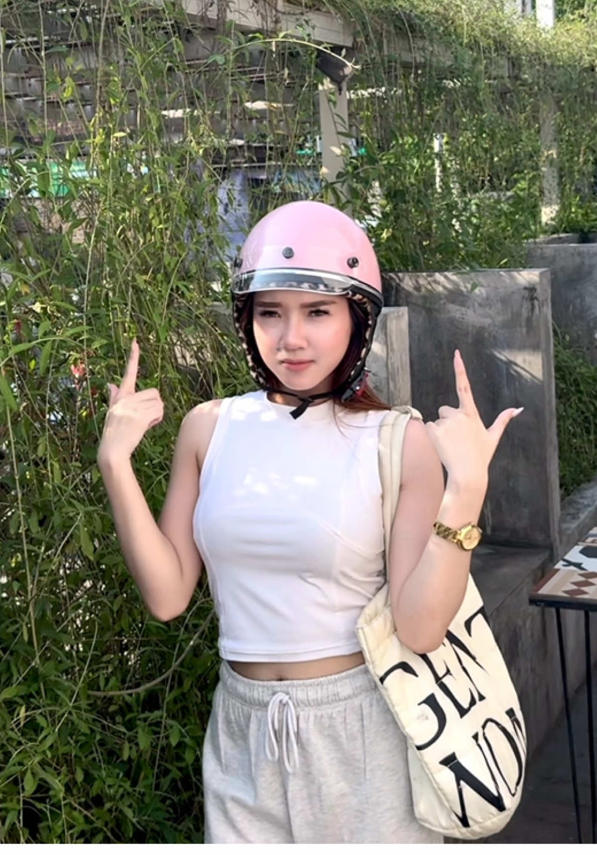 pink leopard ready banyak💗😝 #pinkgirl #helmcewek #helmchips 