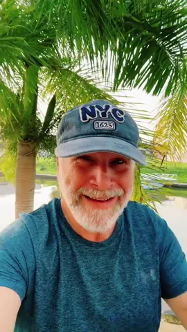 Consejos tóxicos.#abuelogarrick#raul_chaccur#notemeapendejes#amistad 