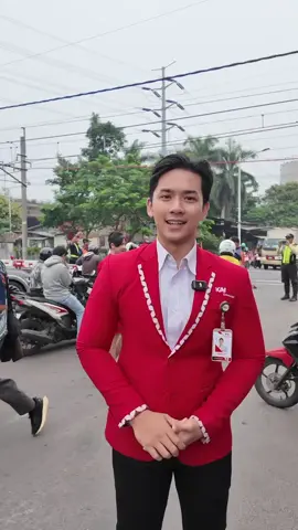 🚦 Selamat Berkendara, Selamat Sampai Tujuan 🚦 Setiap kali melintasi perlintasan sebidang, patuhilah rambu dan aturan yang ada. 🚉 Keselamatan bukan hanya untuk diri kita, tapi juga untuk penumpang Commuter Line serta pengguna jalan lainnya. Sosialisasi Perlintasan oleh KAI Commuter hadir sebagai bentuk nyata kepedulian terhadap keselamatan bersama. Dengan disiplin, kita bisa mengurangi risiko kecelakaan dan memastikan perjalanan tetap lancar, aman, dan selamat. Ingat, berhenti sejenak lebih baik daripada kehilangan selamanya. #kaicommuter  #futureofgreencommuter  #baktitransportasiuntuknegeri 