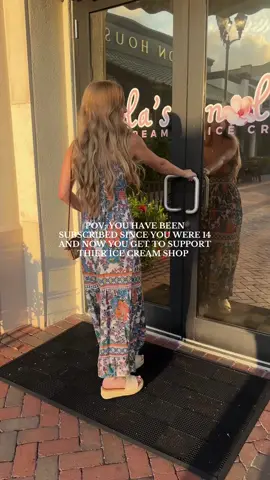 a must stop while in Orlando🍦@nolasicecream🌸 @kerenswan #nolasicecream #kkandbabyj 