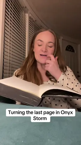 This was also my reaction to the end of Iron Flame #BookTok #fourthwing #onyxstorm #xaydenplsineedyousobad 