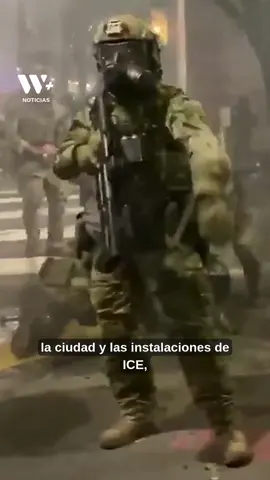 El presidente Donald Trump aseguró que se trata de una medida necesaria para proteger “instalaciones en guerra” y calificó a Antifa como “terroristas domésticos”. #WMásNoticias #Trump #Portland #ICE #Antifa