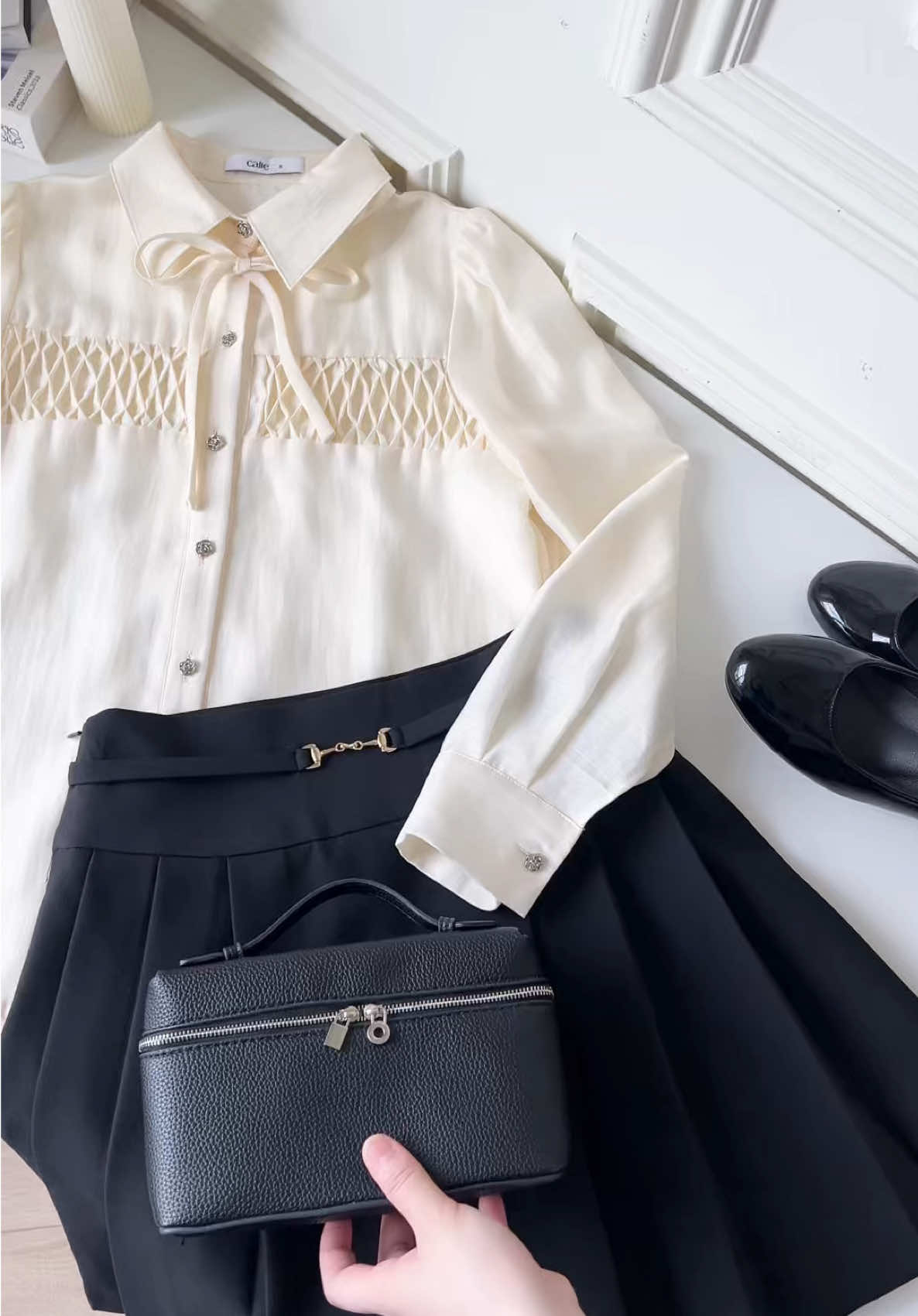 Unbox cận chất outfit áo sơ mi cách điệu mix với chân váy xếp ly đậm tinh thần quiet luxury#Calie #unboxing #thudong 