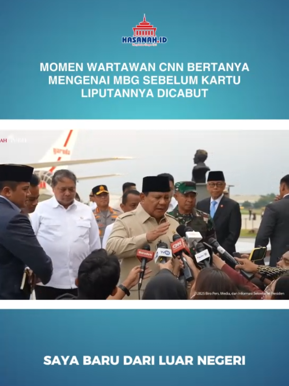 Langkah Istana mencabut kartu liputan jurnalis CNN Indonesia menuai kecaman dari organisasi pers. Kebijakan ini muncul usai Diana Valencia menanyakan isu Makanan Bergizi Gratis (MBG) kepada Presiden Prabowo di Bandara Halim Perdanakusuma, Jakarta, Sabtu (27/9/2025). Keputusan tersebut dinilai sebagai bentuk pembatasan kerja jurnalistik dan berpotensi menghambat kebebasan pers. #MBG #Wartawan #PrabowoSubianto #Jurnalis #fyp 