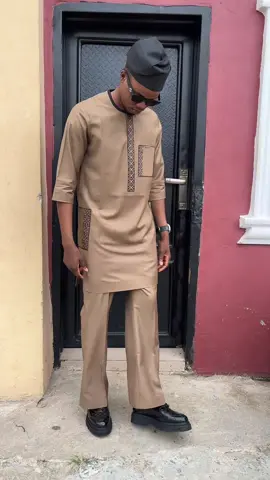 Tailored with intention. Styled with precision.  This piece reminds you to live life, stay classy just like every ZOE Wearz design.  We don’t just sew clothes, we create statements. Kaftan for only #55k  #zoewearz #livelifestayclassy #malestylehub #zoetouch