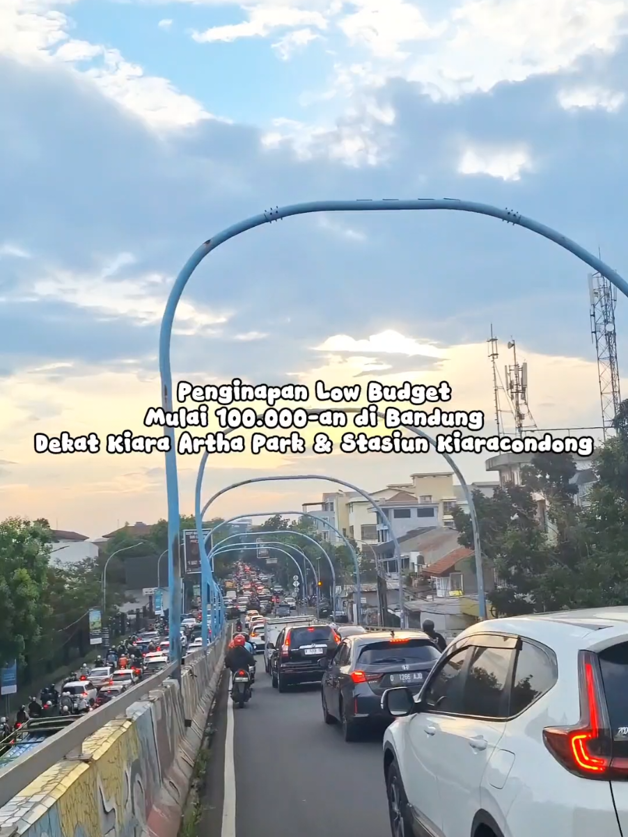 Penginapan Low Budget Mulai 100.000-an di Bandung Dekat Kiara Artha Park dan Stasiun Kiaracondong 📍RedDoorz Near Kiara Artha Park Jl. Atlas Raya, Babakan Surabaya, Kec. Kiaracondong, Kota Bandung Pake kode promo 