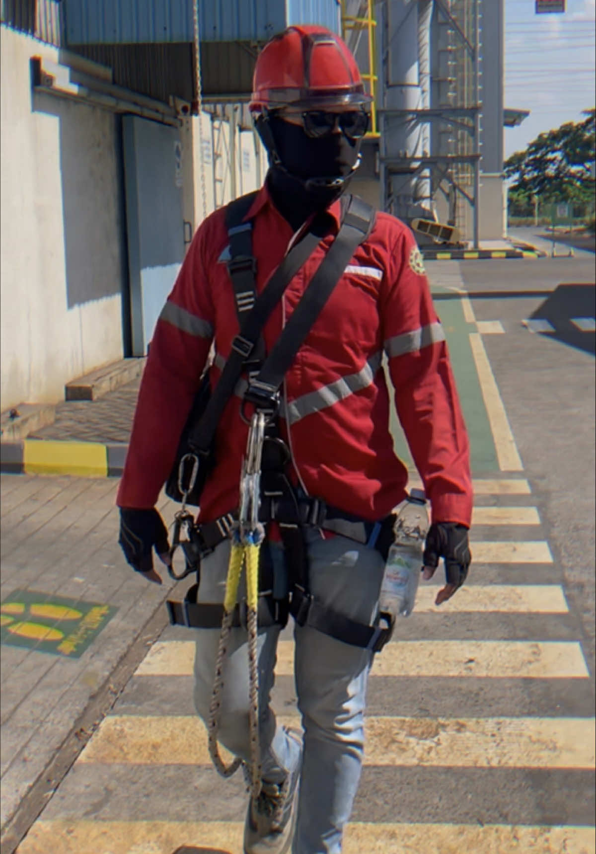 Permisi, HSE Ganteng Liwat Dulu😎 #CapCut #hse #safety #safetyfirst #scaffolding 