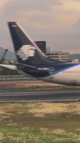 This feeling 😎#airplane #aviation #AvGeek #thisfeeling #fyi 