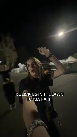 Back of lawn = more room to dance to Kesha!!! #kesha #allthingsgo #atgdc 🎥: @Respective Collective 