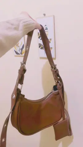 Tas gen Z #slingbag #tasselempangwanita #taslokal #handbag 
