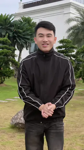 Áo khoác gió 2 lớp thời trang kháng gió cản bụi #minhmongmanh #thoitrang #TikTokFashion #macdepmoingay #xuhuong 