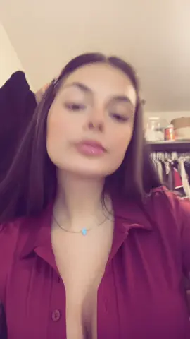 😗