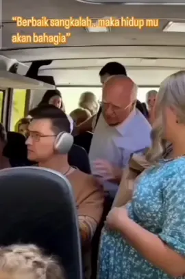 jangan memandang sekilas tanpa benar benar mengetahui