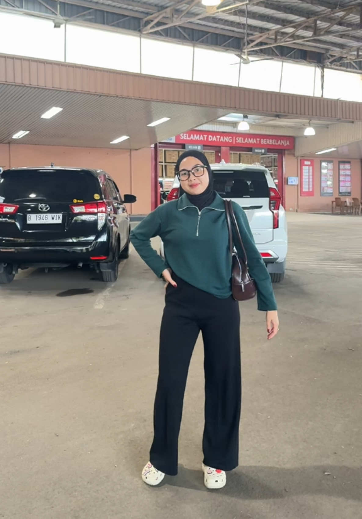 Fit check belanja bulanan😂 #fyp #fitcheck #outfitideas #outfitinspo 