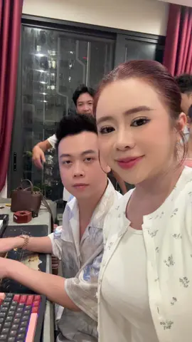 Band nhạc mới thành lập hôm kia @Đình Dũng hihi, em quay mà nó bị ngắt 🤣 #dunghoangpham #lunyentertainment #nhachaymoingay #behindthesong 