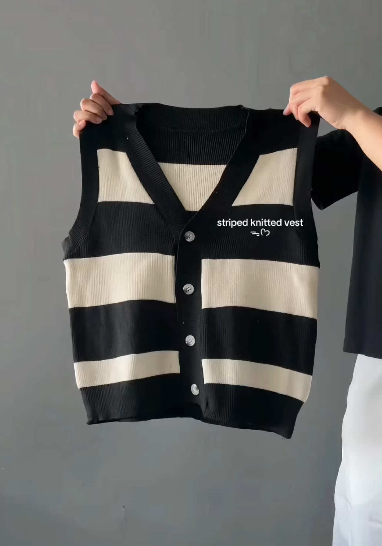 this striped knitted vest >> #knittedvest #vesttop #vest #knittedtop 